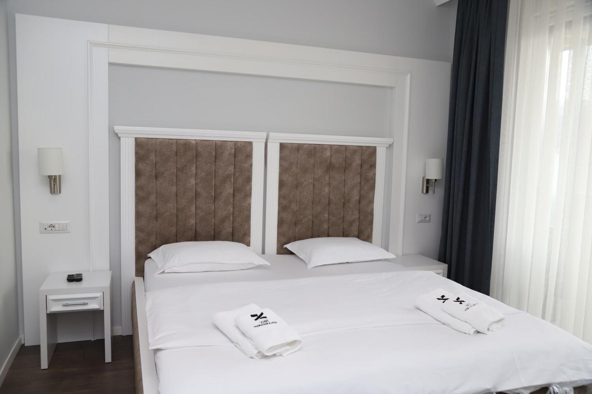 Sky Hotel Prizren Exterior photo